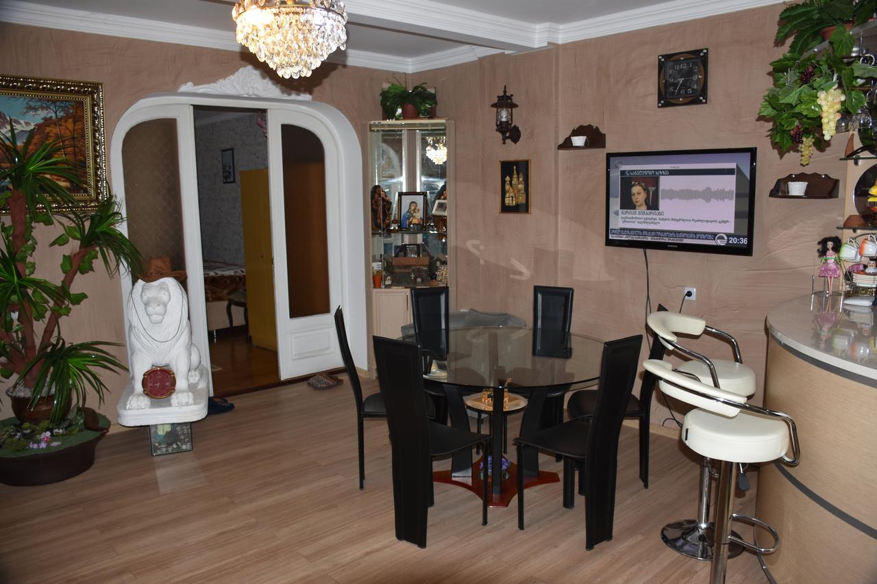 3 Room Flat In Tbilisi Ngoại thất bức ảnh